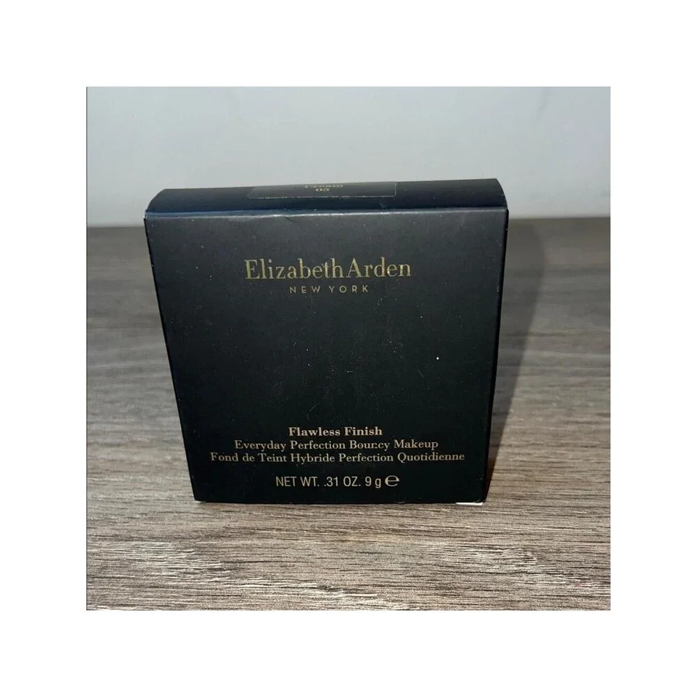 Elizabeth Arden Flawless Finish Makeup in Cream 05